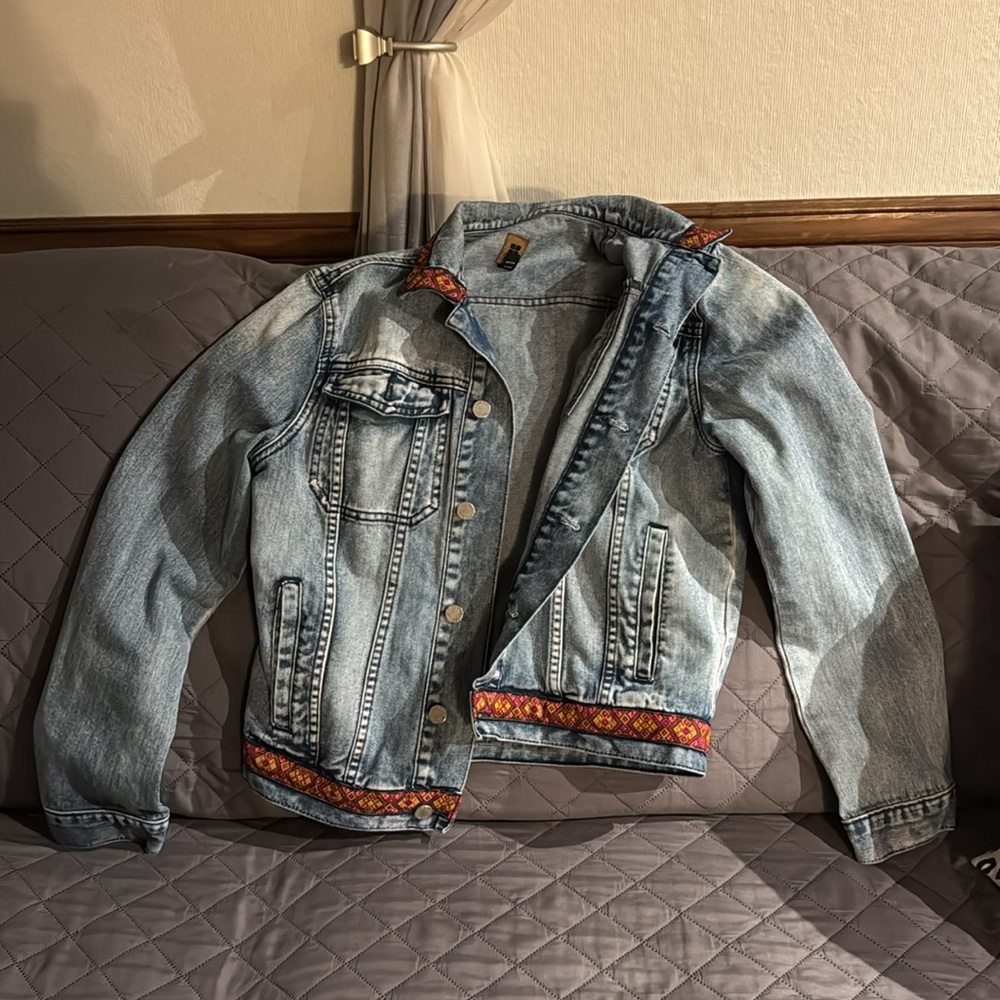 Insight Jean jacket - Picture 2 of 3